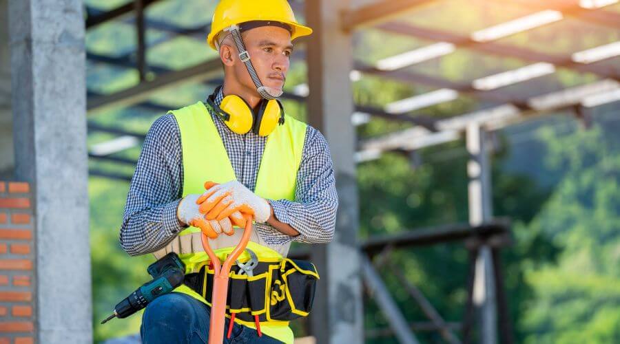 Professional gutter cleaning in Crandon, WI